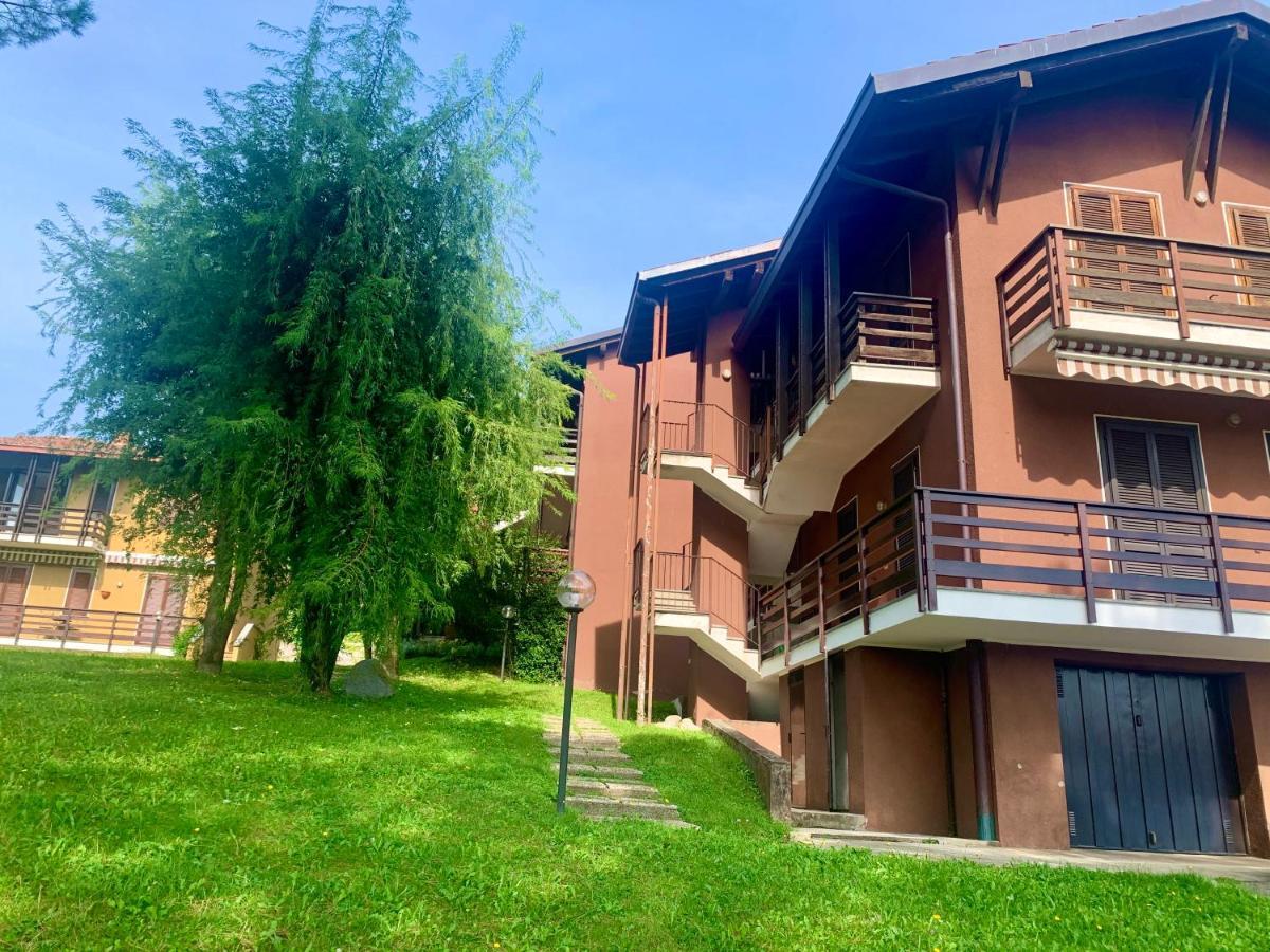 Green Apartment Albavilla Exterior photo